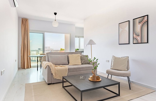 Sanders Cruise – Modern 1 – Zim Geeignet mit Balkon