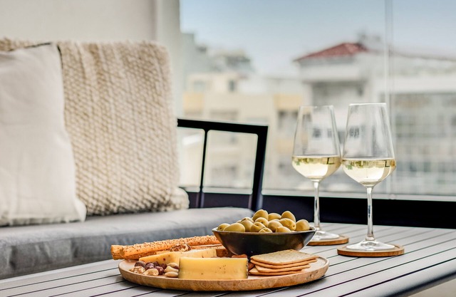 Sanders Premier - Schöne 2-Zimmer-Wohnung mit Balkon