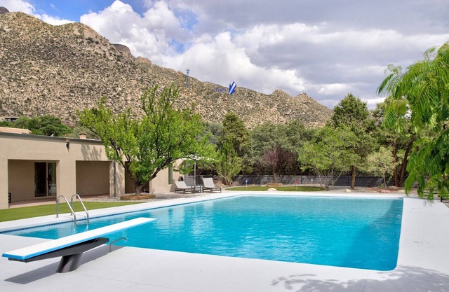 Sandia Foothills Retreat