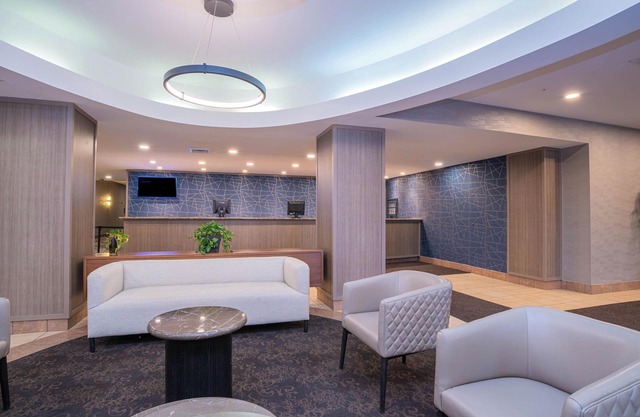 Sandman Hotel Montreal - Longueuil