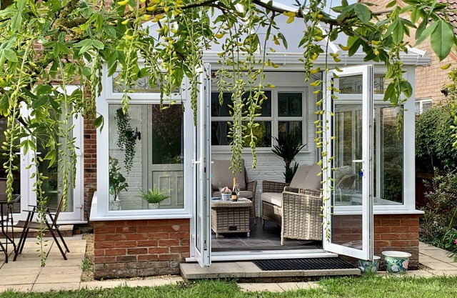 Sandpiper Cottage, Trusthorpe, a 5* holiday home next to dog-friendly beaches