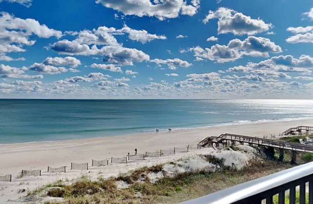 Unglaubliche Oceanfront 2 Schlafzimmer, SPR-SPA2J in Litchfield am Meer mit Pool