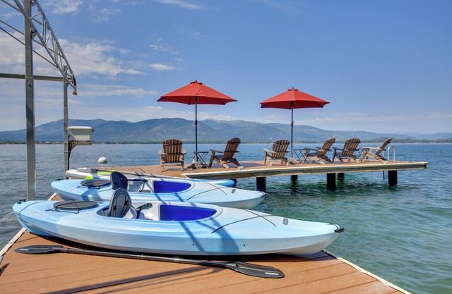 Sandpoint Waterfront Getaway on Lake Pend Oreille!