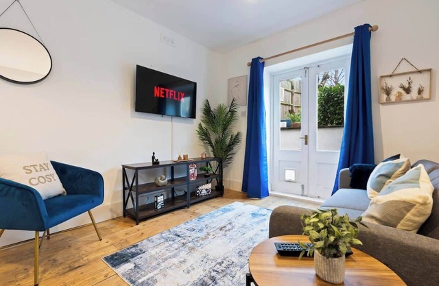 Peckham Specious 2-Bed Gem in London