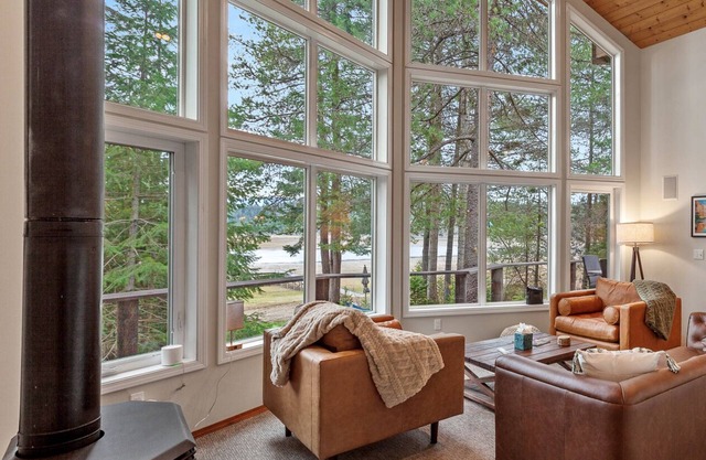 Sandy Bottom Lakefront Cabin—Private Dock, Beach, Fire Pit, and Hammock for Ultimate Relaxation!