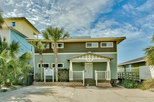 Sandy Bottoms - Fabulous West End House & Hot Tub!