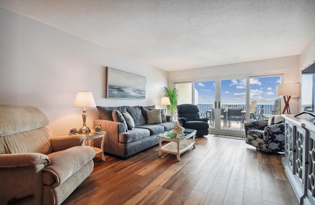 Sandy Key 812 -8th floor -Beachfront view -NO HASSLE CHECK OUT