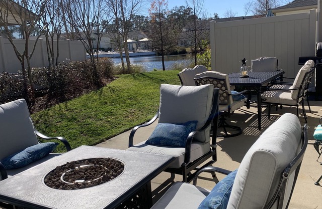 Sandy Paws: Largest luxury end unit townhouse in Mariners Landing, Pet Friendly