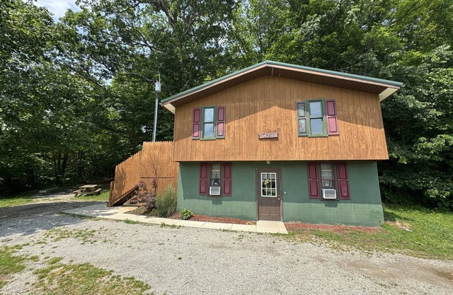 Blick auf den Wald-Sandy Run Cabin-Familie-Kabine-Eigenes Badezimmer