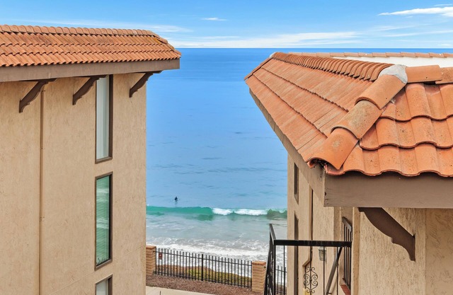 Sandy Wheels - Ocean View Condo