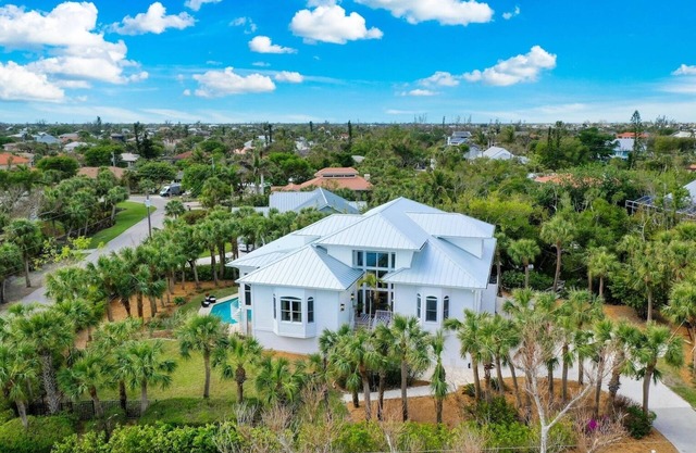6 bedroom Luxury Island Home with Pool Located on a Canal on Sanibel's East End