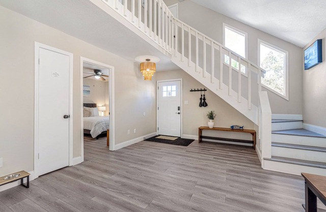 Sanibel Solace | New Property, Minutes to the Pensacola Beach and Downtown Pensacola