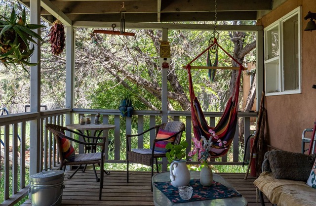 Santa Fe Getaway | Pet Friendly, Scenic Views!