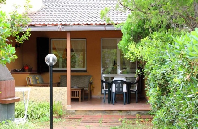 Santa Margherita Di Pula: Ferienhaus - 4 Räume - 2/4 Personen
