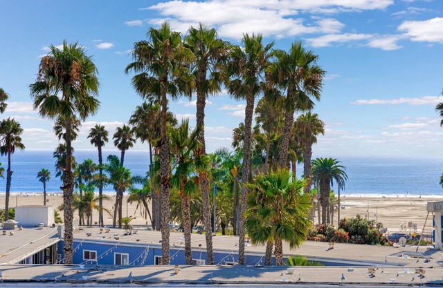 Santa Monica Oceanview Retreat: Penthouse
