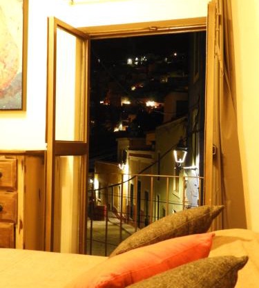 Santa Posada Suites by Lunian