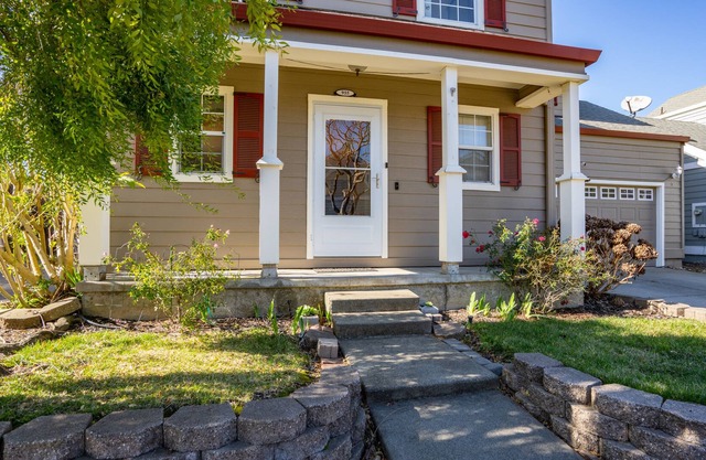 Santa Rosa perfect local escape ~ 4 bedroom walking distance to downtown