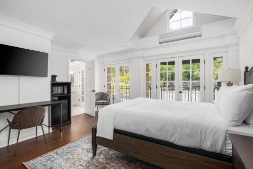 Santa Rosa Stonehouse Private Wine Country Retreat!