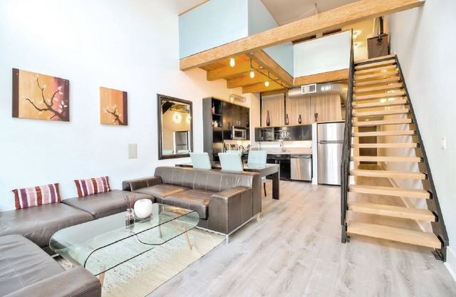2 Schlafzimmer, 2 Badezimmer Atemberaubende Santana Row Home