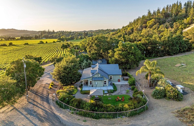 Santini Farmhouse -- Beautiful Italian style Villa, Hot Tub, Vineyard Views