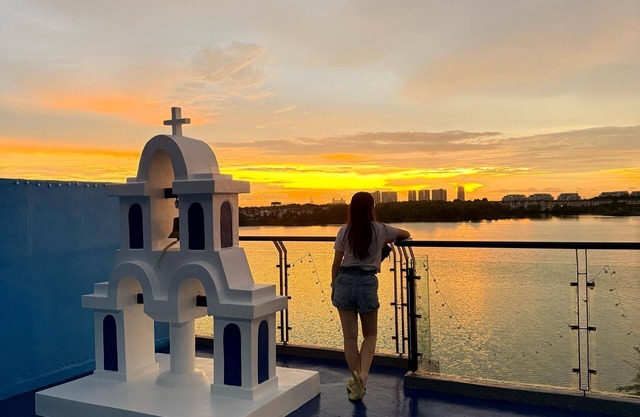 Santorini in Msia 3000sqft TownVilla, rooftop BBQ, sunset lakeview, 5BR, 13pax