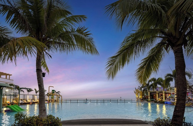Sanya Harman Hotel