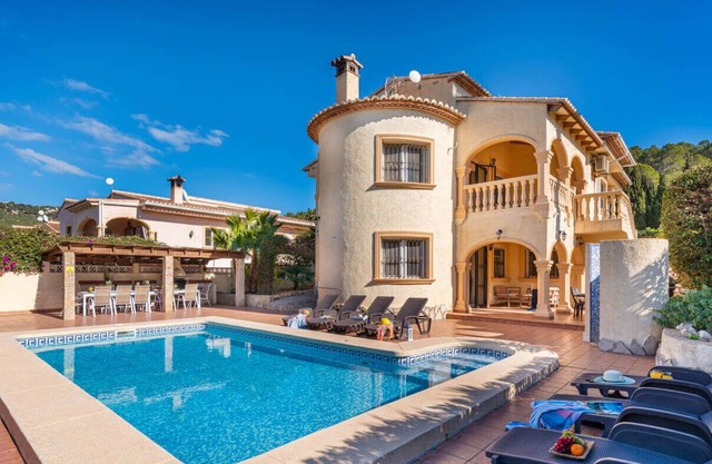 SAONA VILLAS (OL COMO): villa for 14 people, private swimming pool, air conditioning, wifi