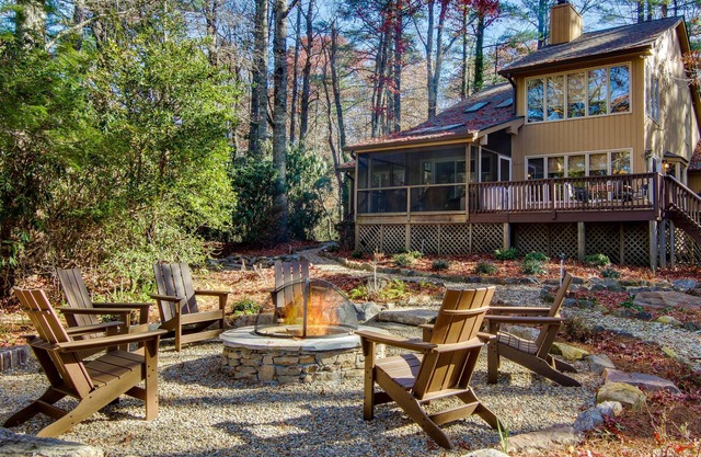 Sapphire Vacation Rental Cabin: Close to Hiking