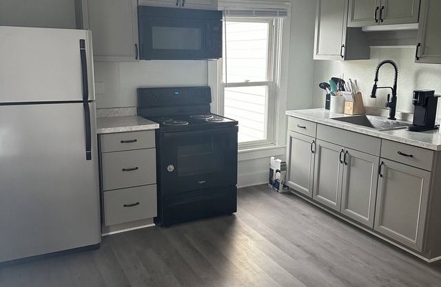 Saratoga Apartment Close to Downtown & Race Course!