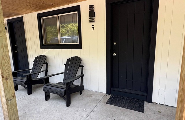 Saratoga Garden Motel - Room 5