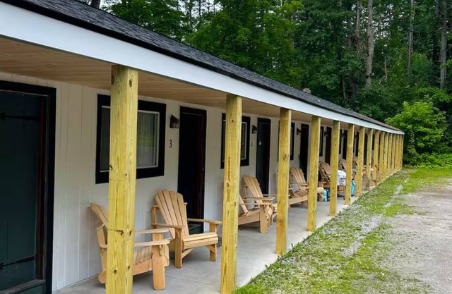 Saratoga Garden Motel - Room 1