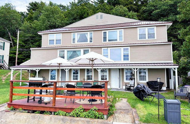 Saratoga Lakeside Retreat - 8 Bedrooms