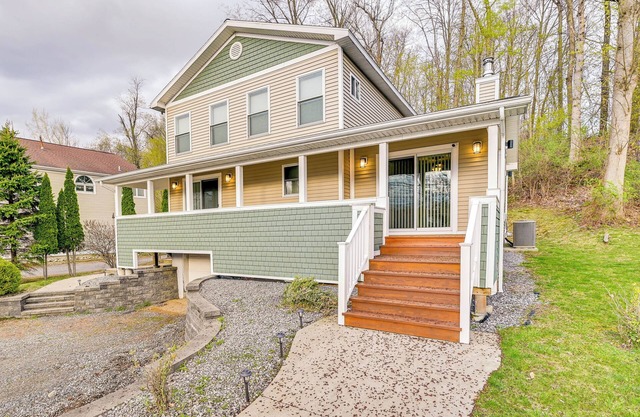 Saratoga Springs Vacation Rental w/ Lake Views!