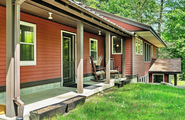Saratoga Springs Guesthouse, 8 mins to TRACK, SPAC, Downtown, Belmont Beauty in Saratoga Springs