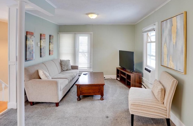 Saratoga Springs Apartment half Mi to Downtown