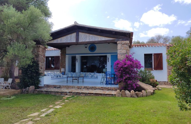 Sardinian villa surrounded by nature, incomparable view of Porto Istana bay
