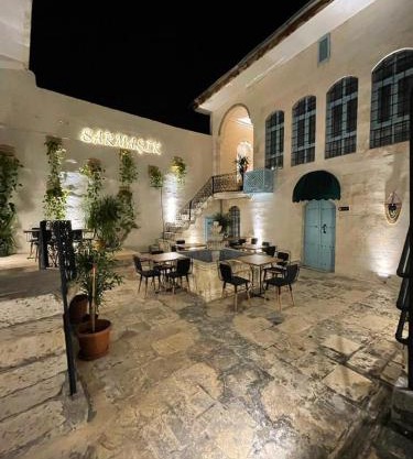 Sarmaşık Otel
