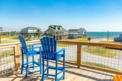 Sassy & Stylish Home - Gulf Water Views!