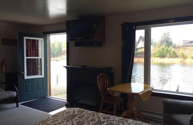Sauble River Marina and Lodge Resort