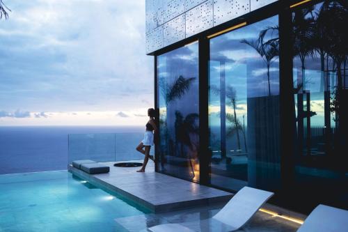 Saudade Residence - Ultra Luxury Futuristic Ocean Zen Retreat
