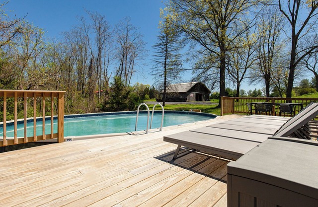Saugerties Manor: Family Friendly Home w/ Pool, Hot Tub, Close to Hunter Mtn