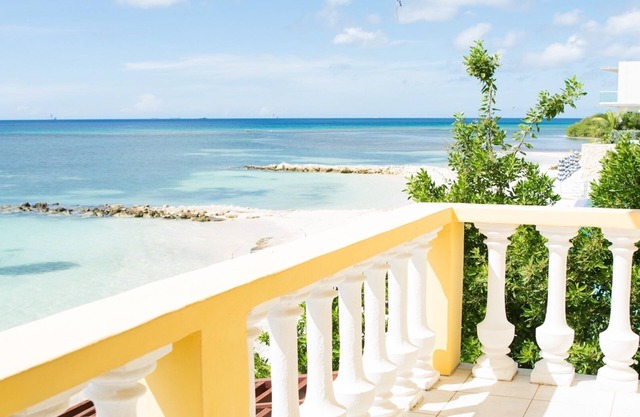 Savaneta Beach House + privater Swimmingpool