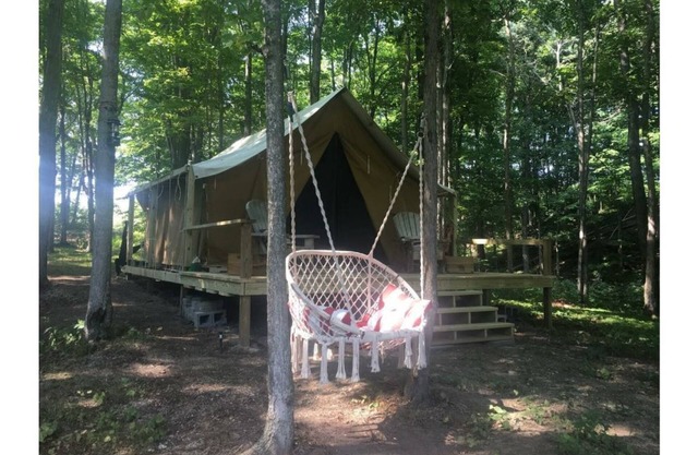 Savannah Safari Tent & Breakfast-FLX Glamping
