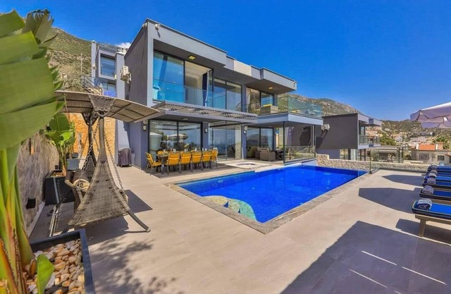 Villa Ocean Pearl, 30ft Atrium, Meerblick, 2 Pools, Spa / Gym, Sauna, Billardtisch etc