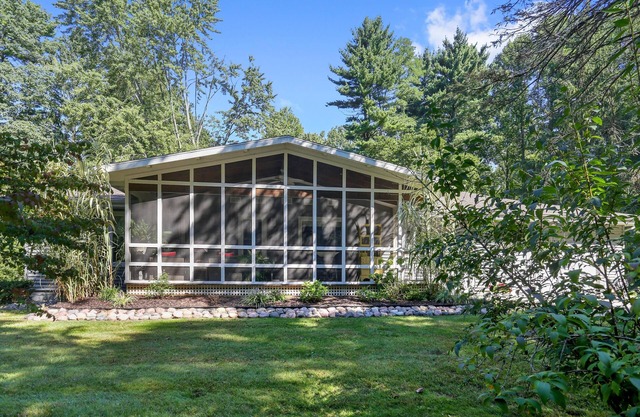 Sawyer Home in der Nähe der Warren Dunes mit beheiztem Pool!
