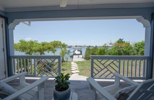 Sawyer’s Seabreeze | Waterfront | Private Dock | Bunk Beds