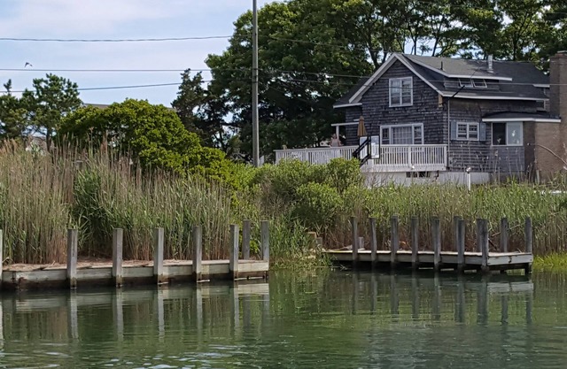 Saybrook fast direkt am Strand, privater Strand, Bootsanleger, flacher Steg, abgelegen