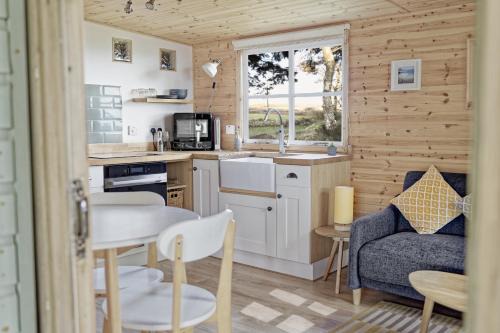 Scandi Cabin On A Hill, With Stunning Views Across Cornwall