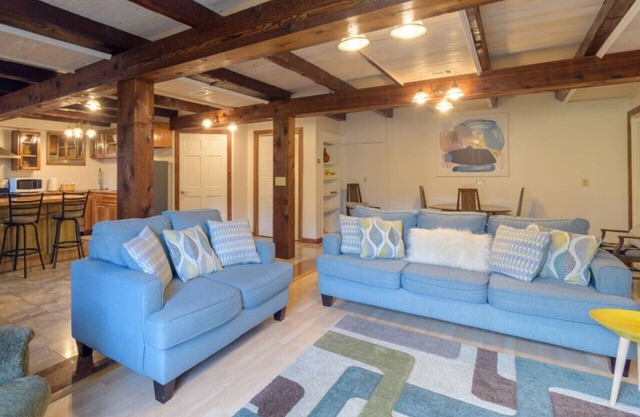 Scandinavian Comfort in Pittsford Barn!