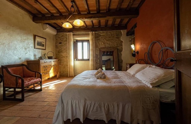 Scarlatta- Zimmer in einem alten Bauernhaus mit Seeblick